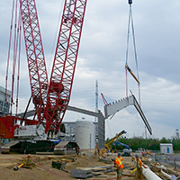 800 ton crawler hoisting steel